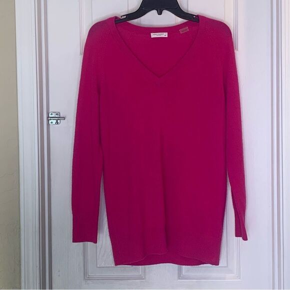 Equipment Femme 100% Cashmere Bright Berry Pink V-Neck Sweater Size Small - Picture 1 of 8
